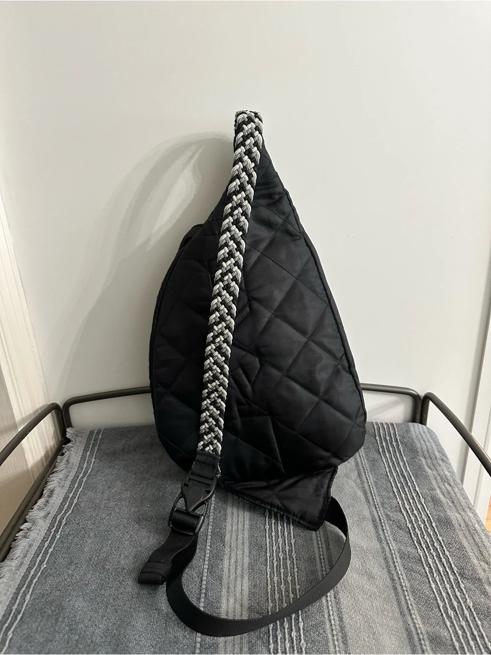 Kavu Quilted Black Crossbody Sling Bag - Picture 2 of 10